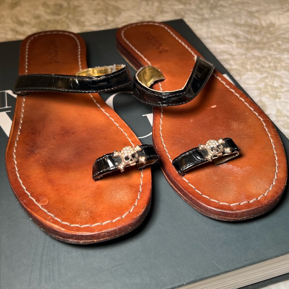 Mystique Boutique Thong Slide Sandals with Skull Jeweled Embellishment, size 10